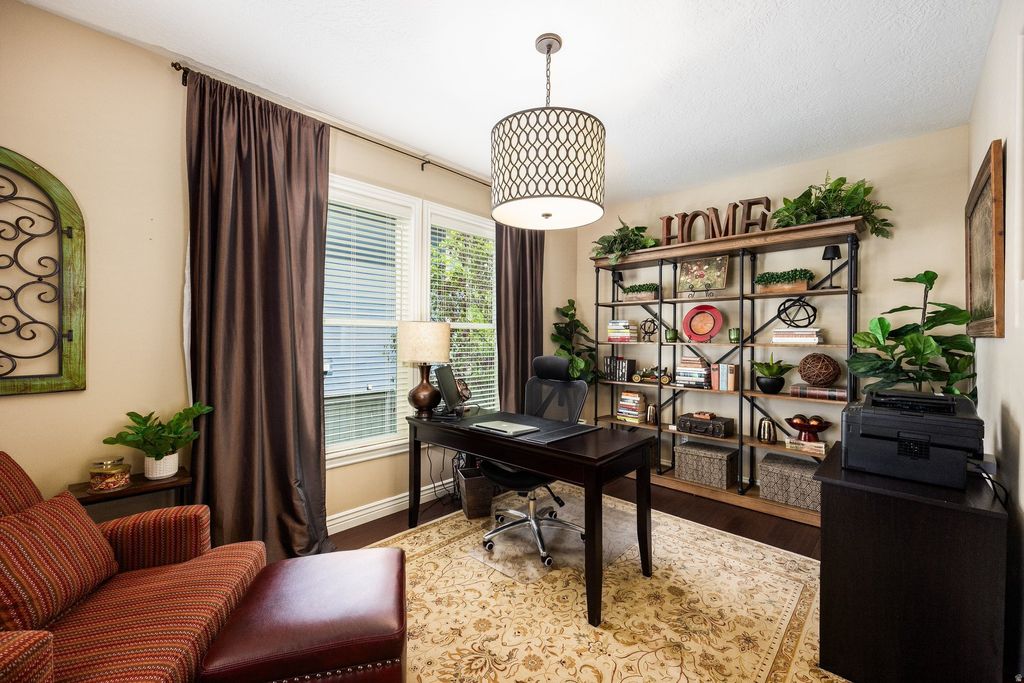 Photo of 10399 S TOPVIEW RD, South Jordan, UT 84009 (MLS # 2153098)