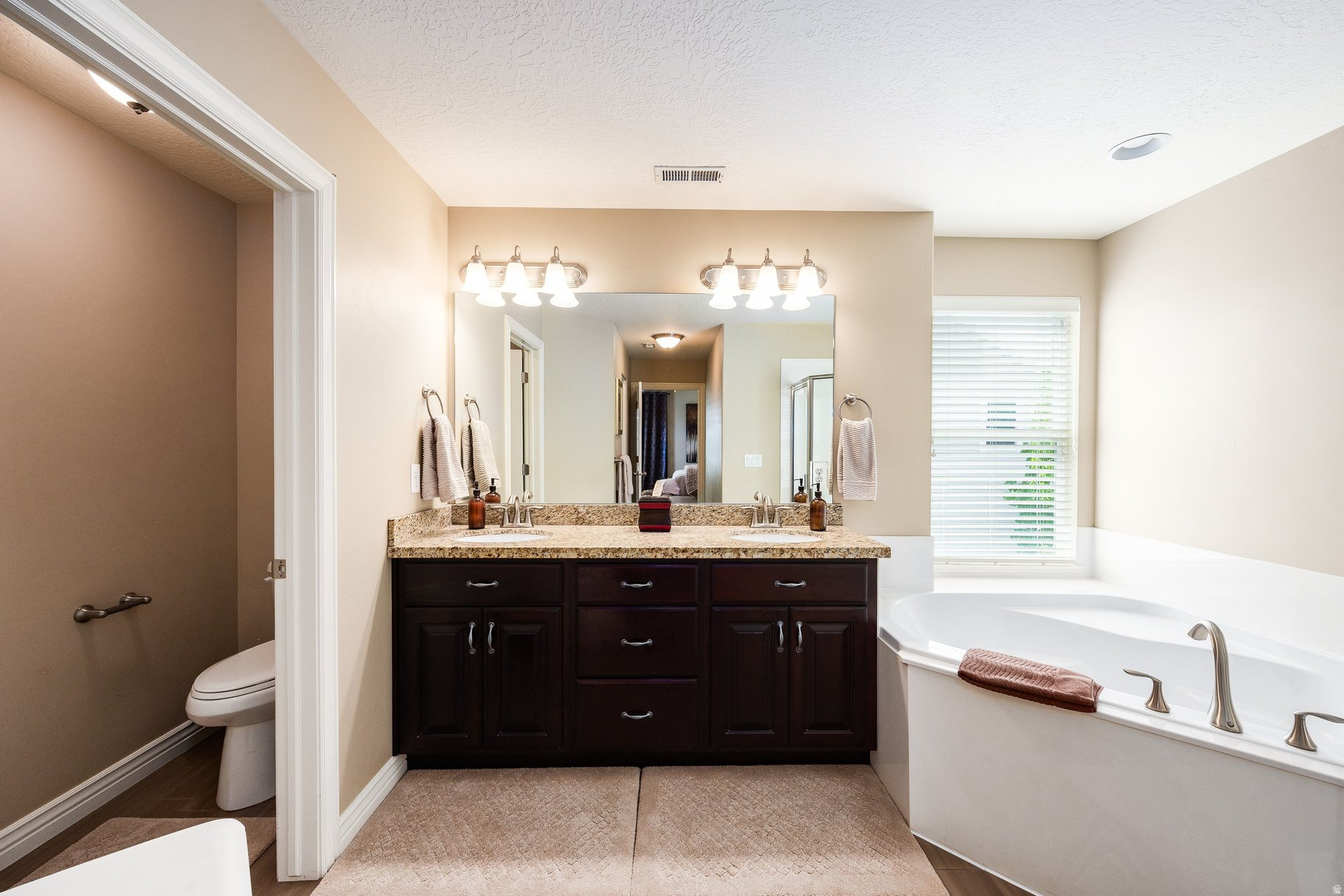 DAYBREAK - Residential