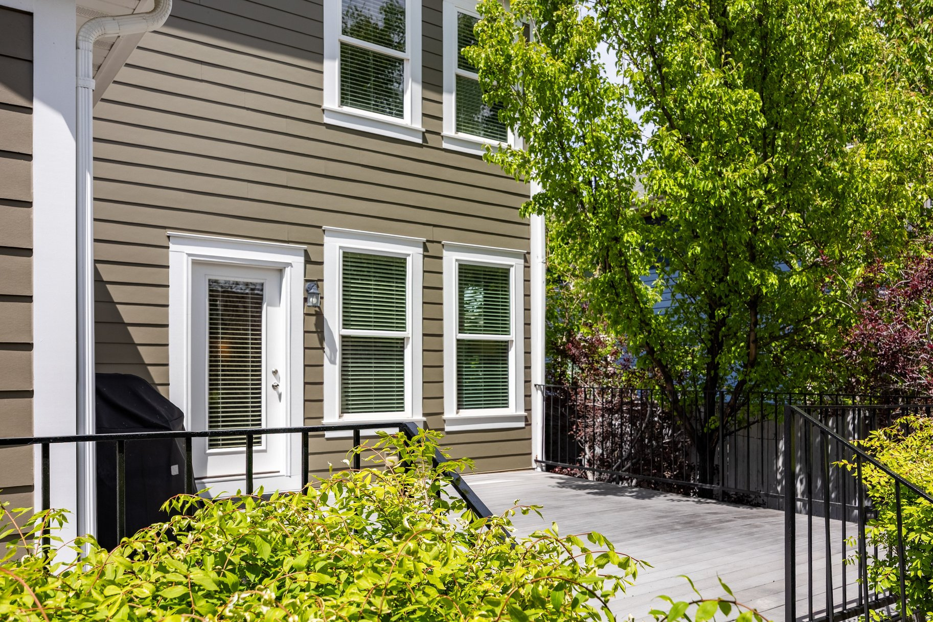 DAYBREAK - Residential