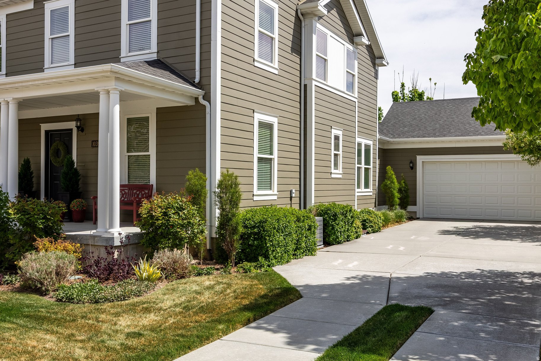 DAYBREAK - Residential