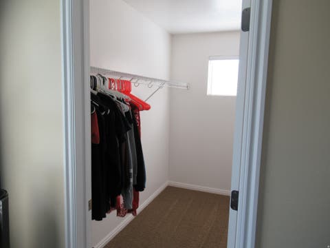 Tiny photo for 1624 N HOLLYHOCK CIR W, Farmington, UT 84025 (MLS # 2180017)