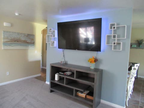 Tiny photo for 1624 N HOLLYHOCK CIR W, Farmington, UT 84025 (MLS # 2180017)