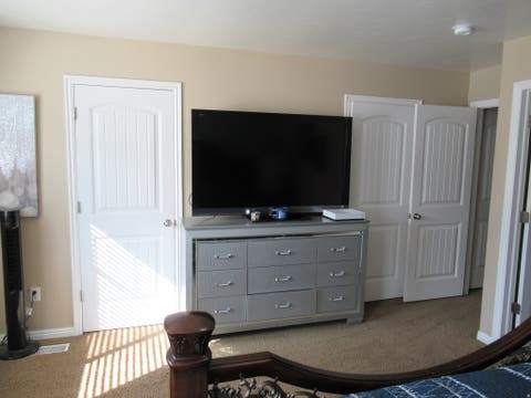 Tiny photo for 1624 N HOLLYHOCK CIR W, Farmington, UT 84025 (MLS # 2180017)