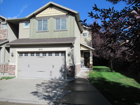 Photo of 1624 N HOLLYHOCK CIR W, Farmington, UT 84025 (MLS # 2180017)