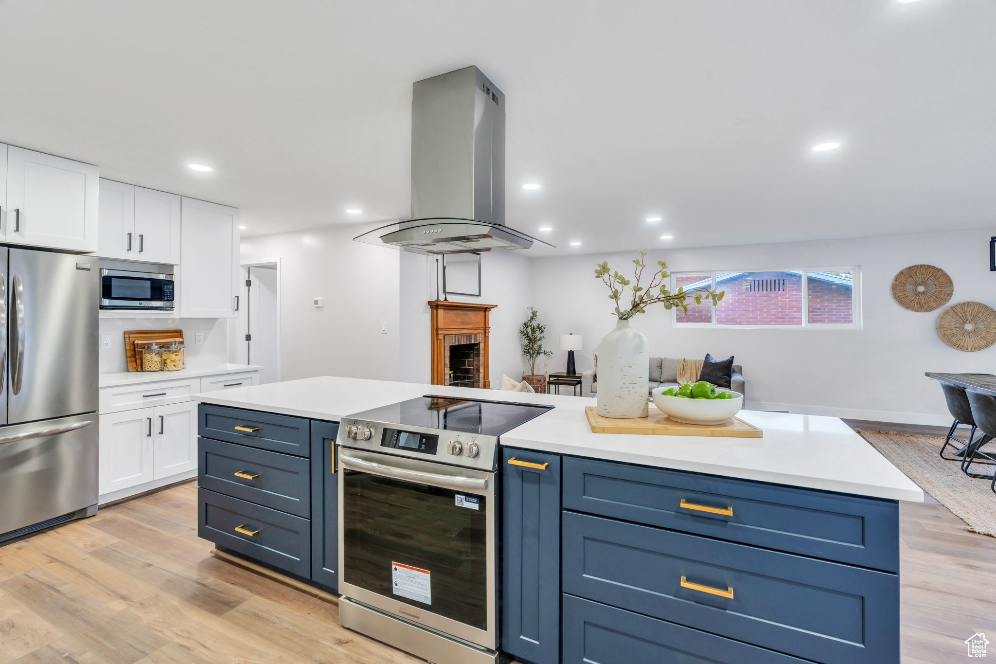 EVENING GLOW - Residential