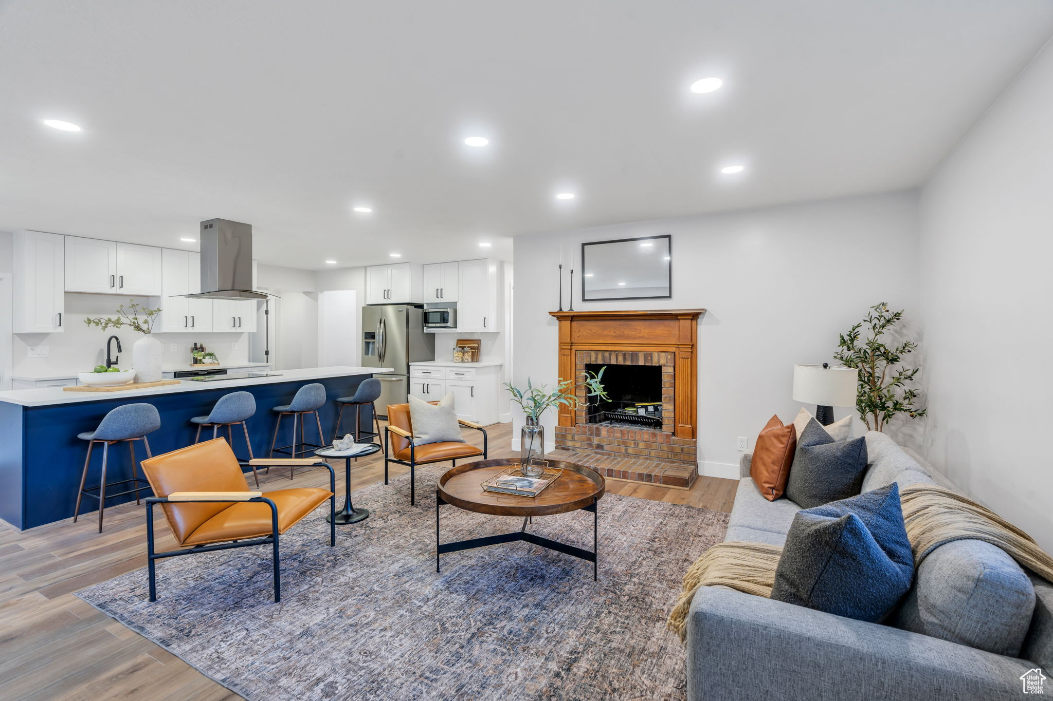 EVENING GLOW - Residential