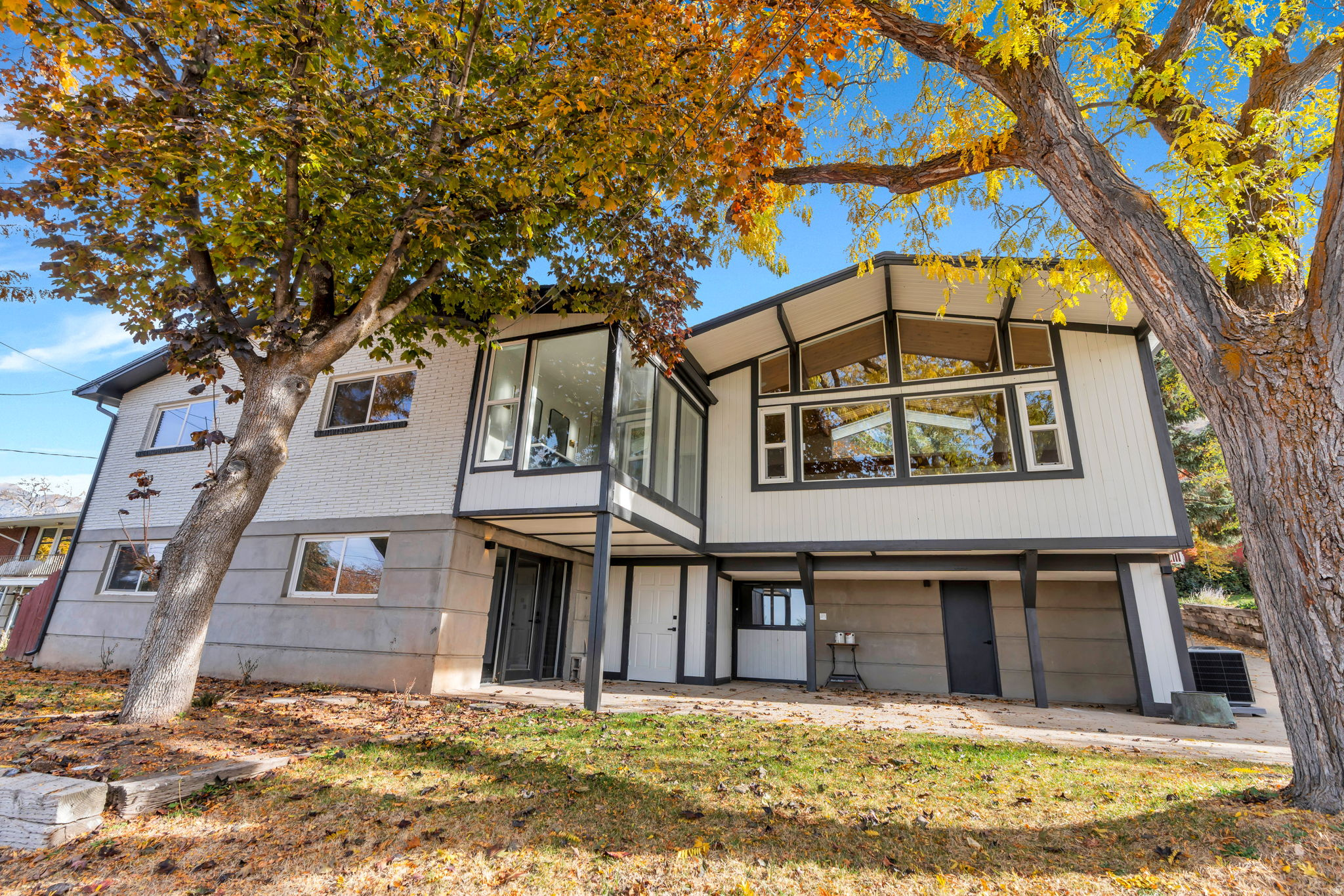 EVENING GLOW - Residential