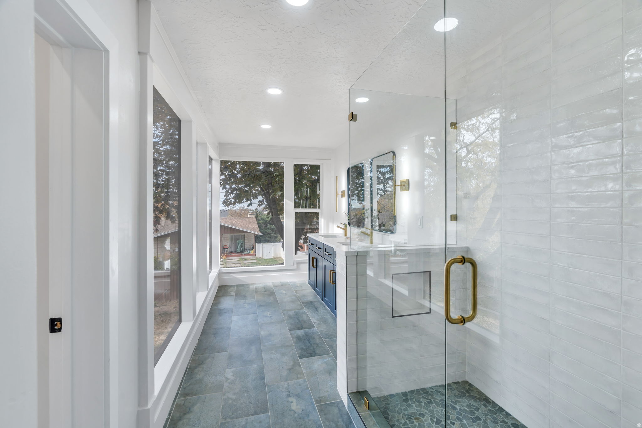 EVENING GLOW - Residential