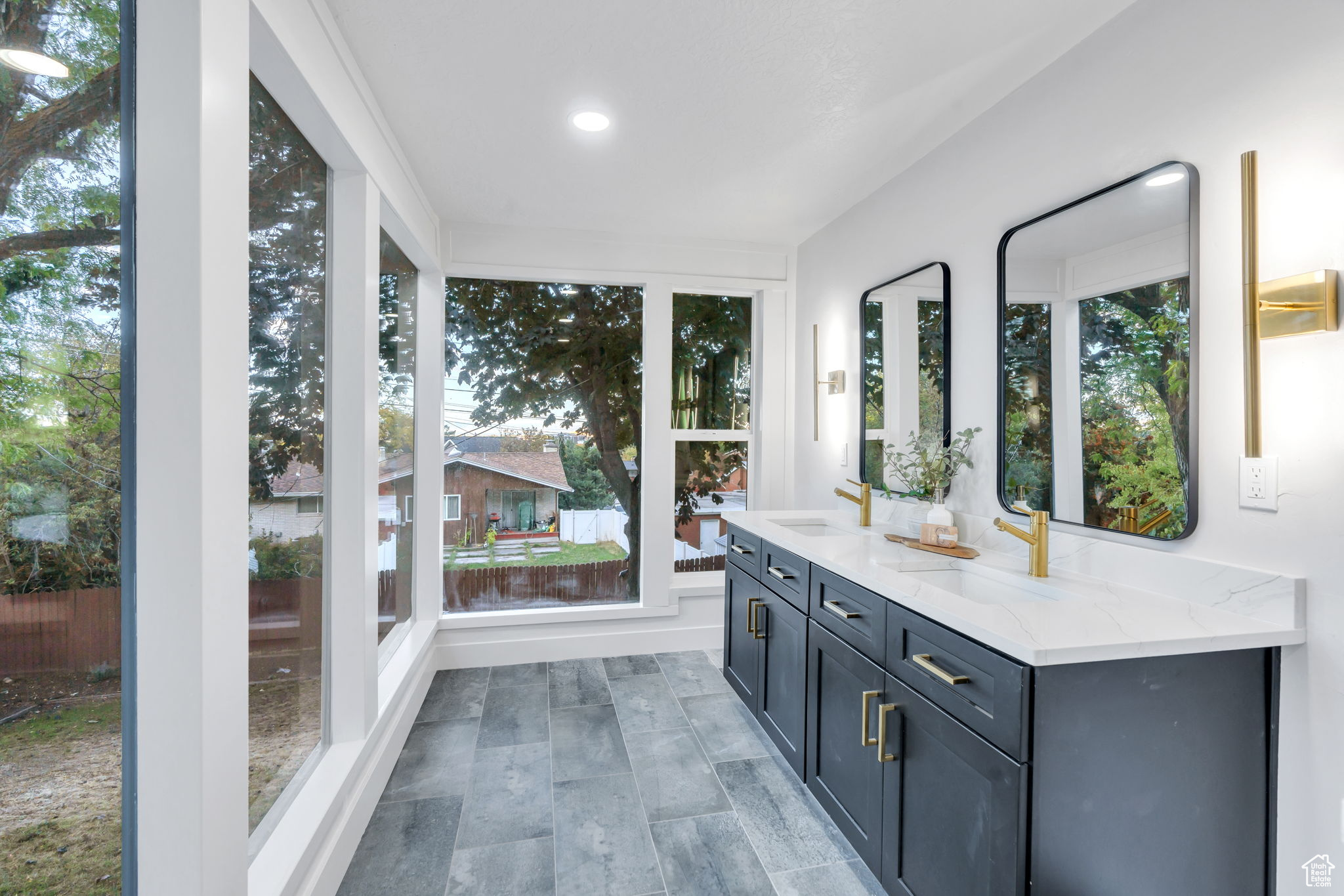 EVENING GLOW - Residential