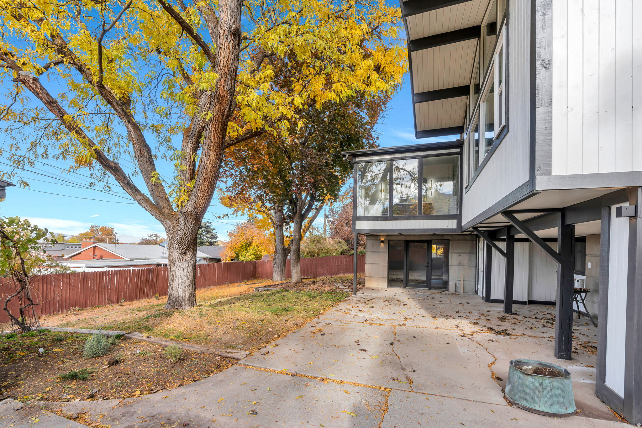 EVENING GLOW - Residential
