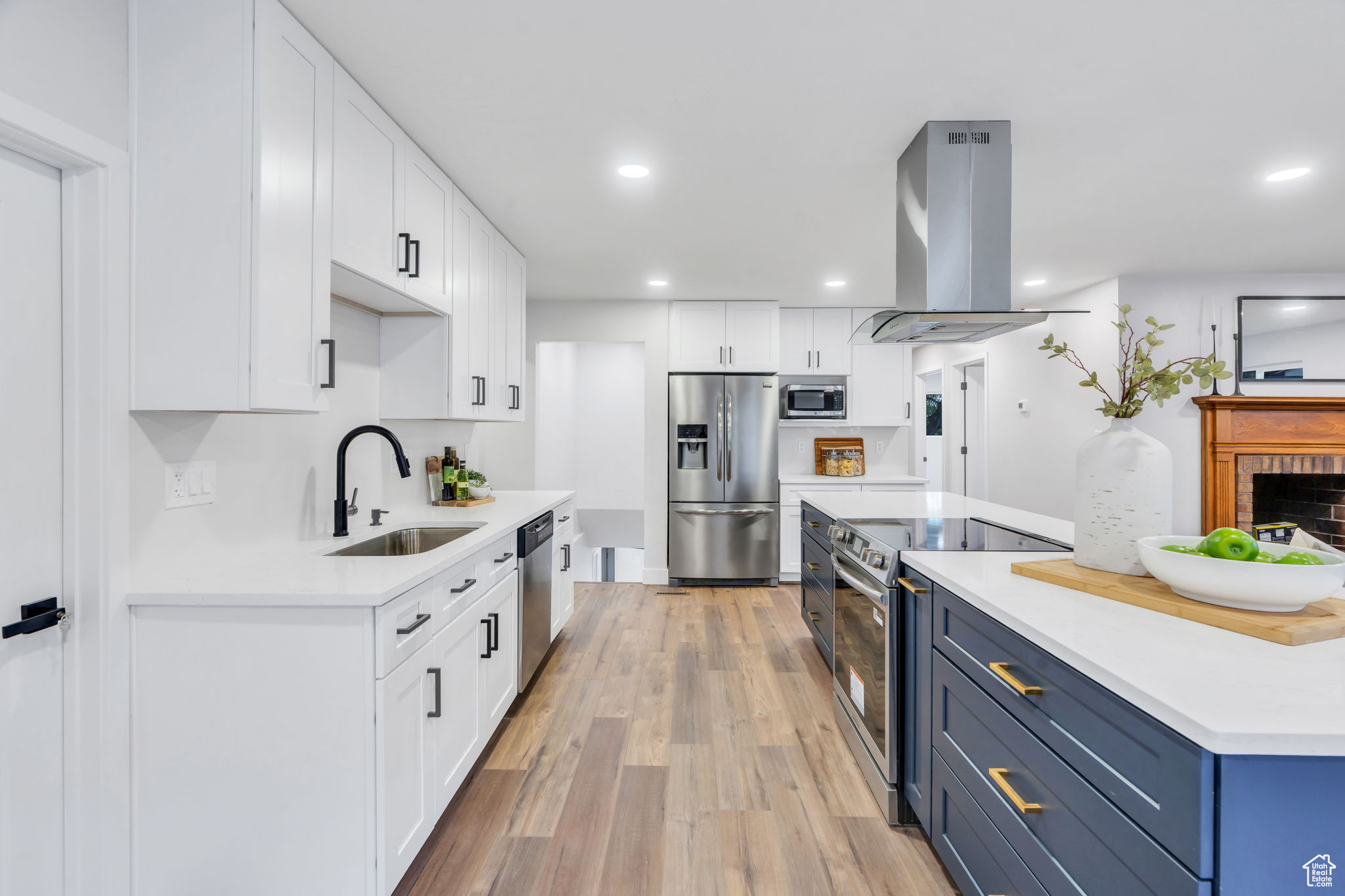 EVENING GLOW - Residential