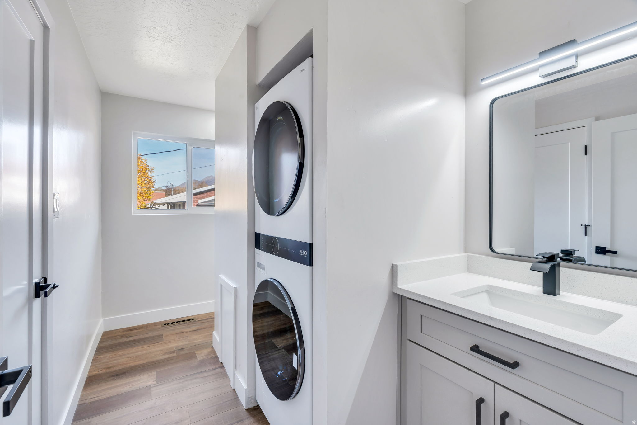 EVENING GLOW - Residential