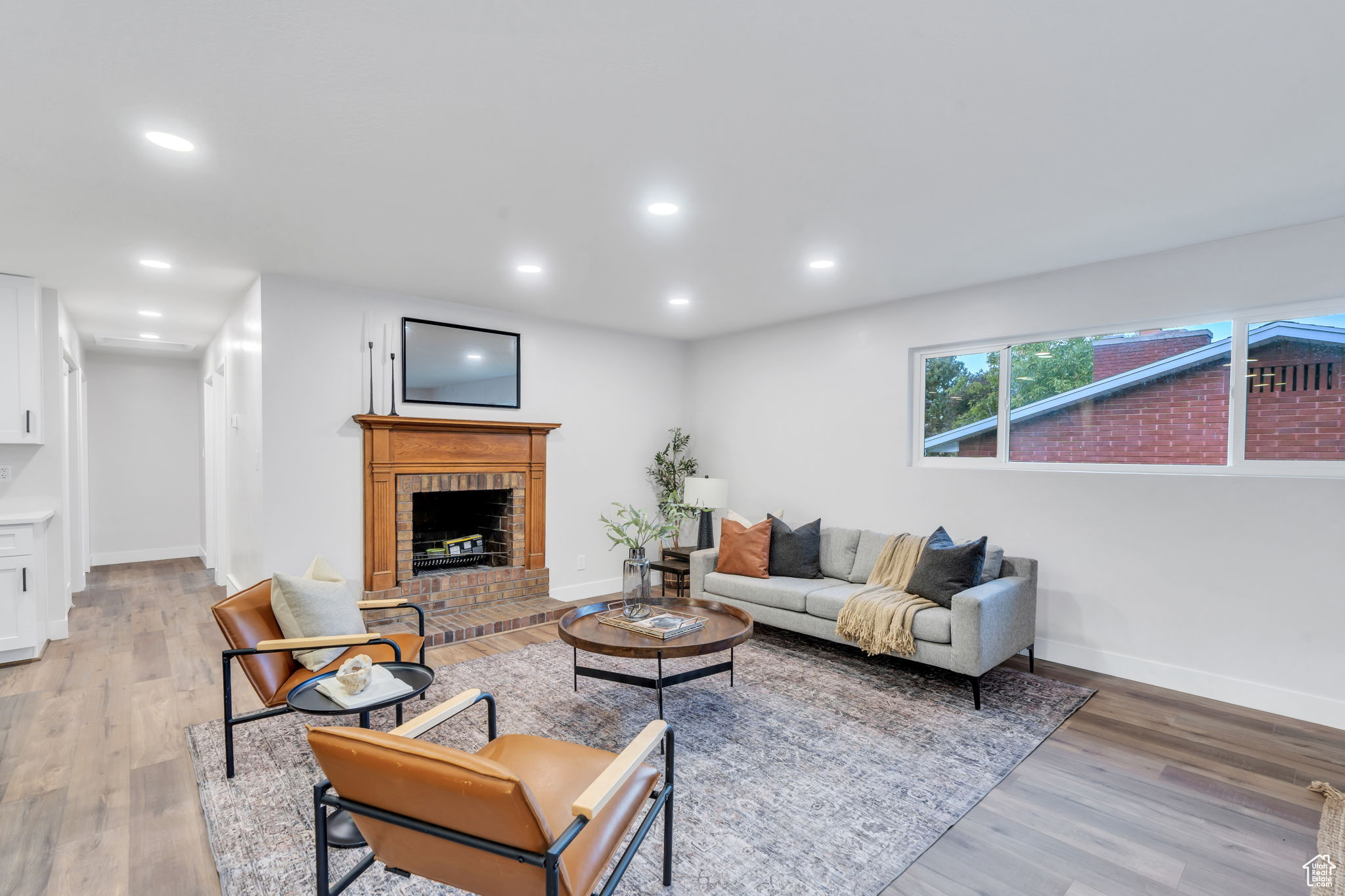 EVENING GLOW - Residential