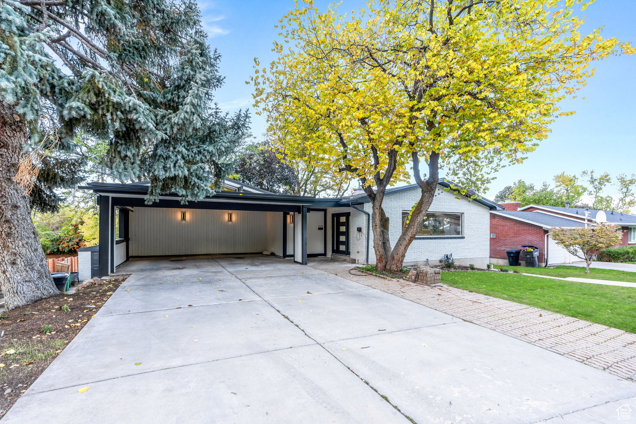 EVENING GLOW - Residential