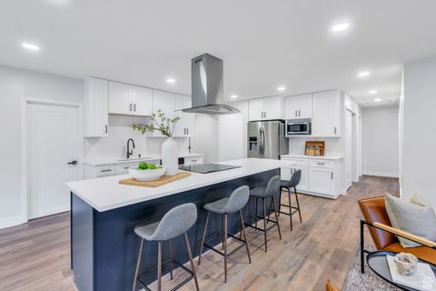 Tiny photo for 1175 N LOCUST LN, Provo, UT 84604 (MLS # 2119240)