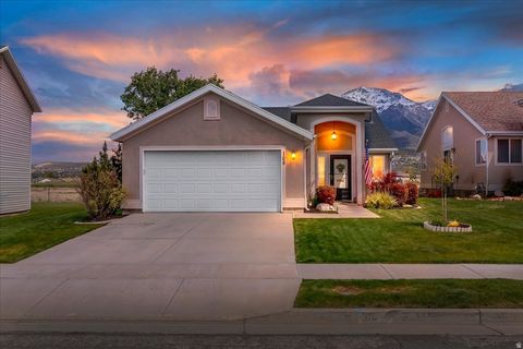 Photo of 108 W 1875 N, North Ogden, UT 84414 (MLS # 2154876)