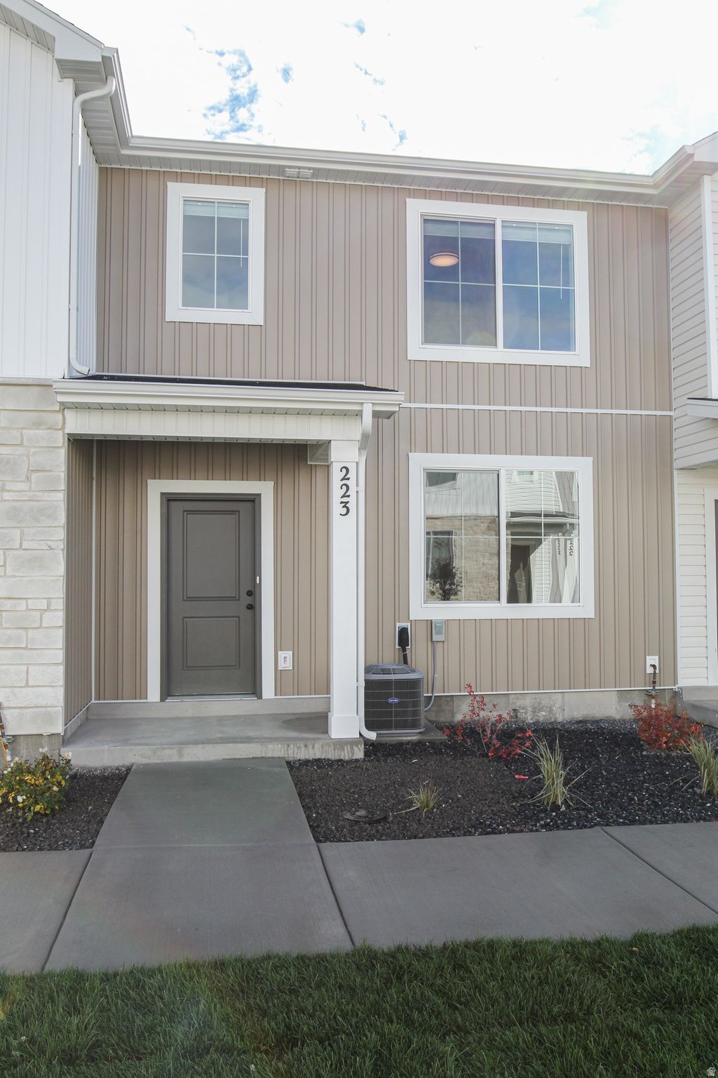 Photo of 228 W 690 N, Smithfield, UT 84335 (MLS # 2137084)