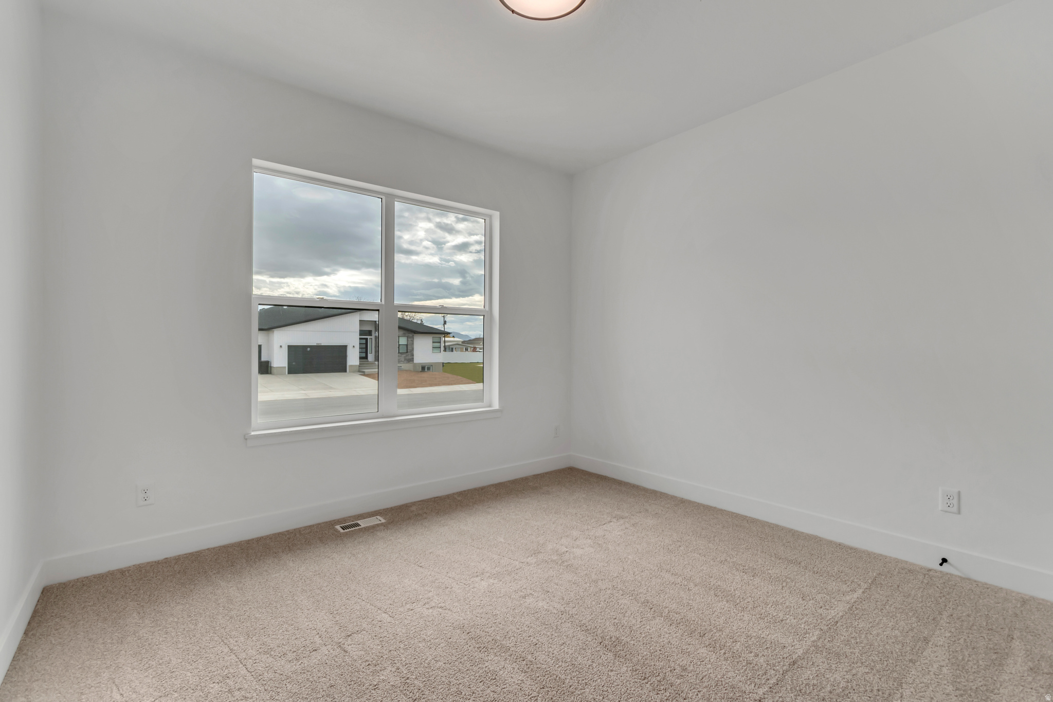 WEST FIELDS - Residential