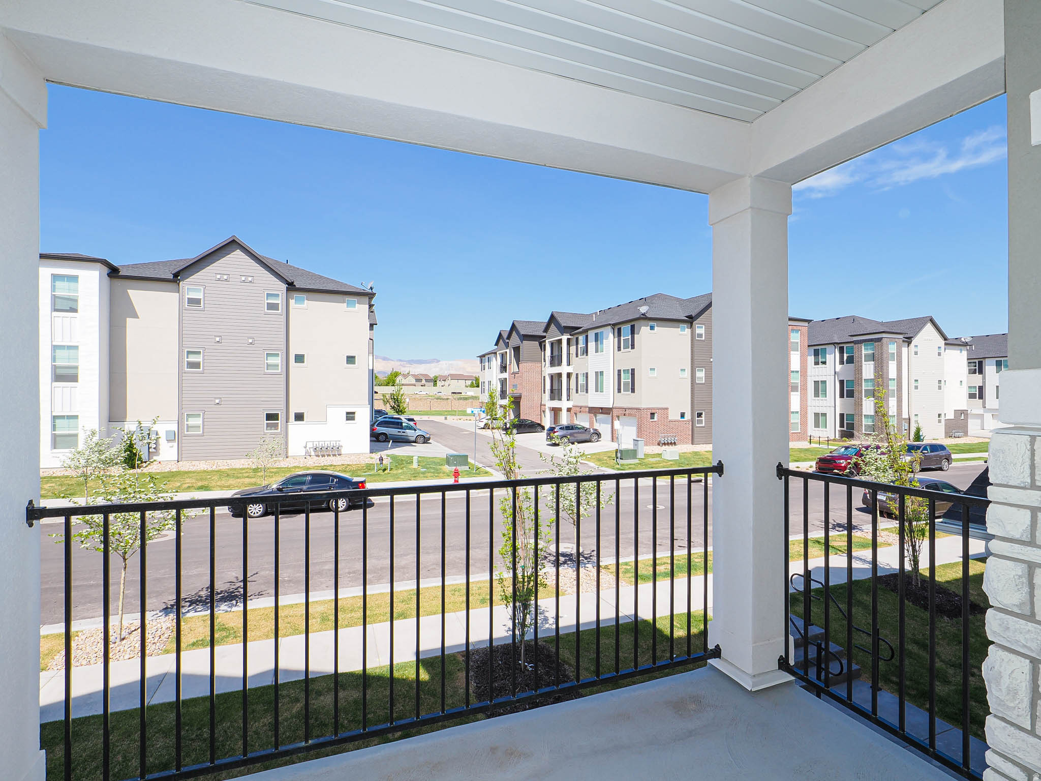 MOUNTAIN RIDGE - Residential