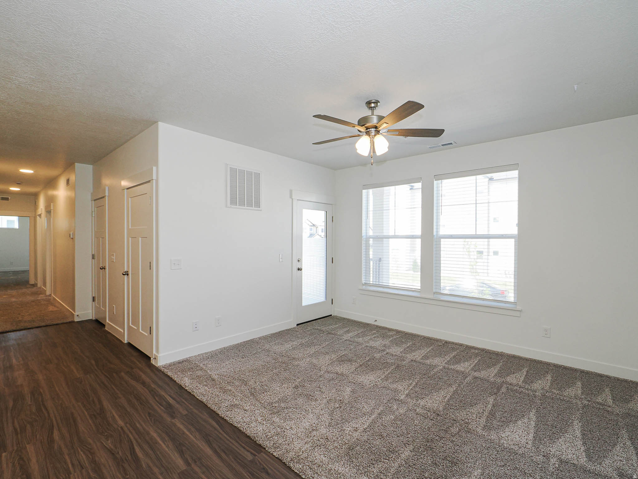 MOUNTAIN RIDGE - Residential
