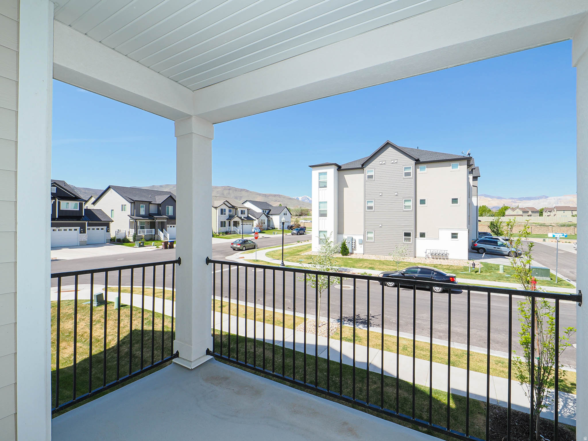 MOUNTAIN RIDGE - Residential