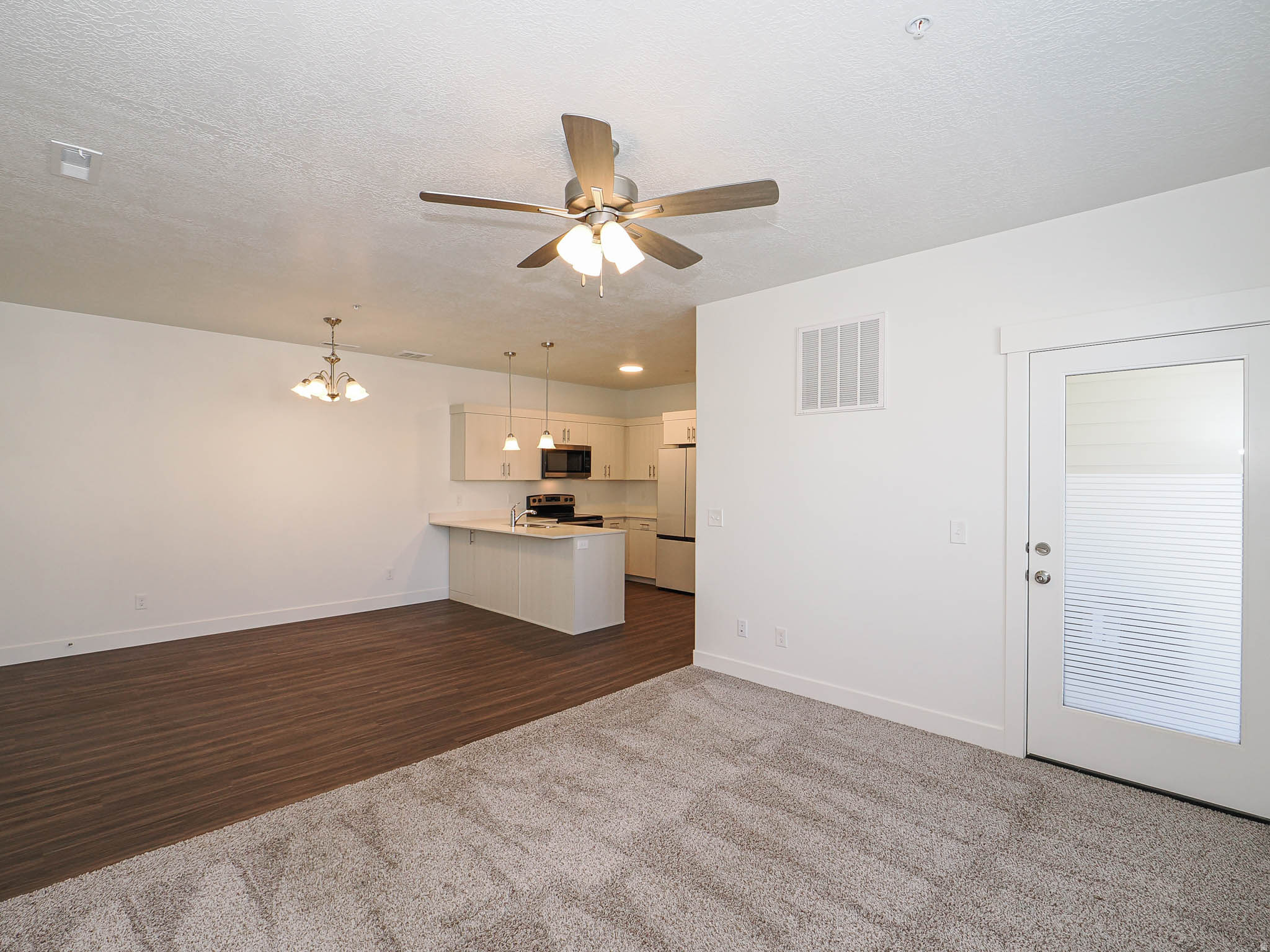 MOUNTAIN RIDGE - Residential