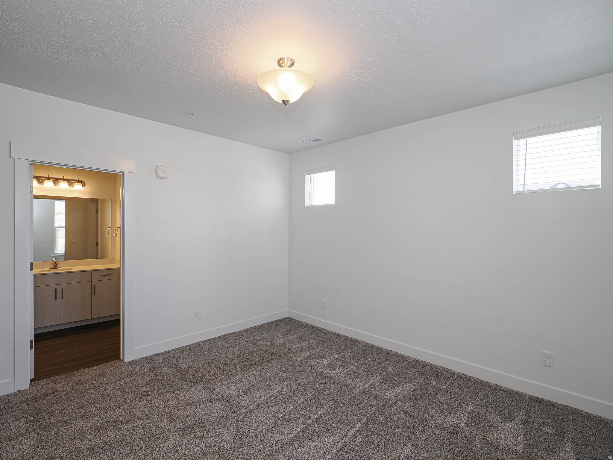 MOUNTAIN RIDGE - Residential