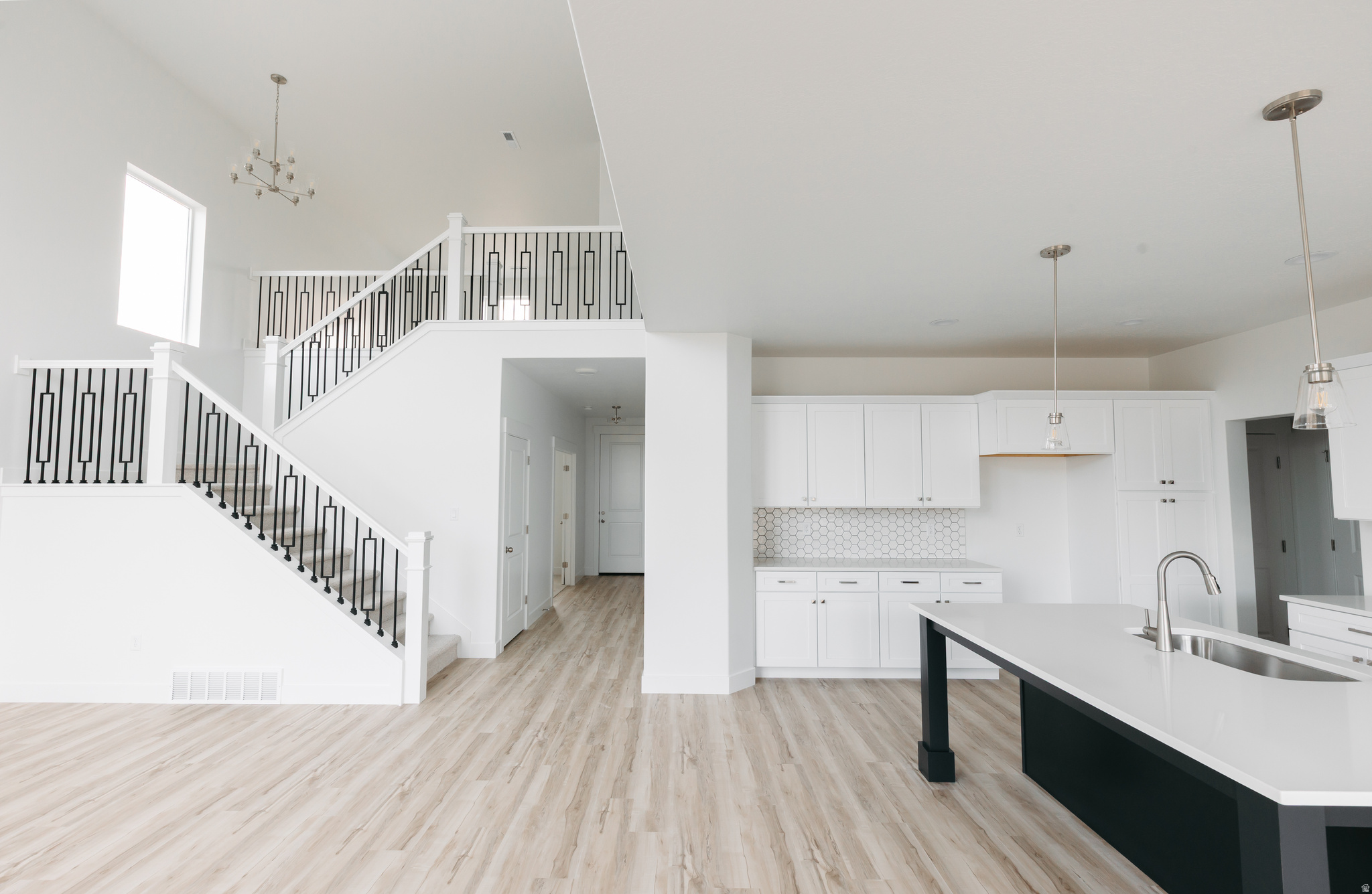 MOUNTAIN RIDGE - Residential