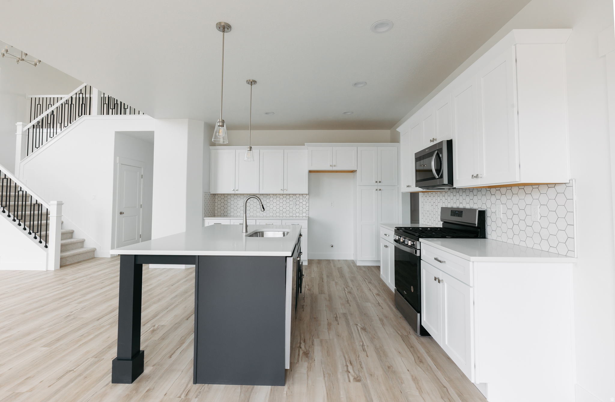 MOUNTAIN RIDGE - Residential