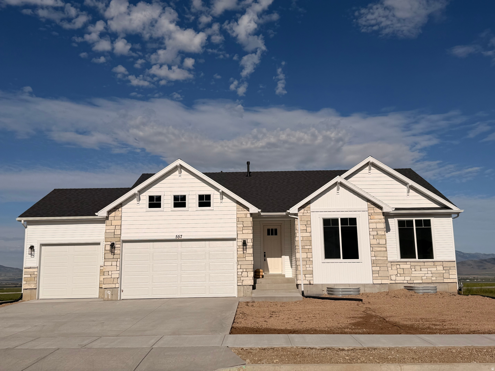 SUNSET RIDGES - Residential