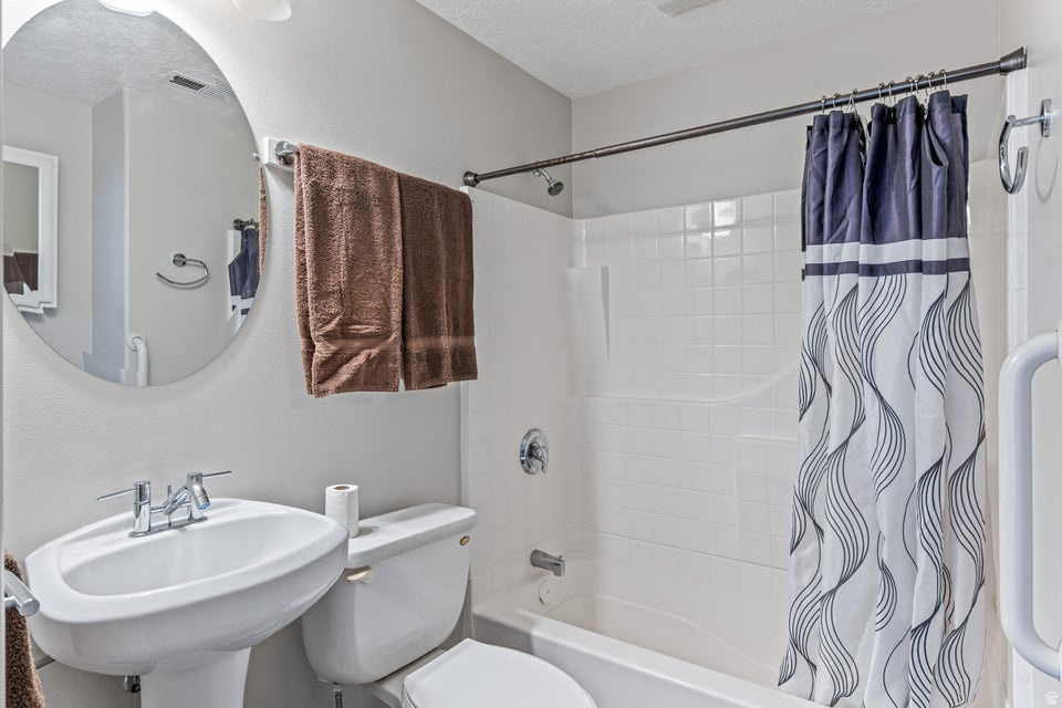 BRIDLE PATH WEST (MONTE VISTA UNIT 5) - Residential