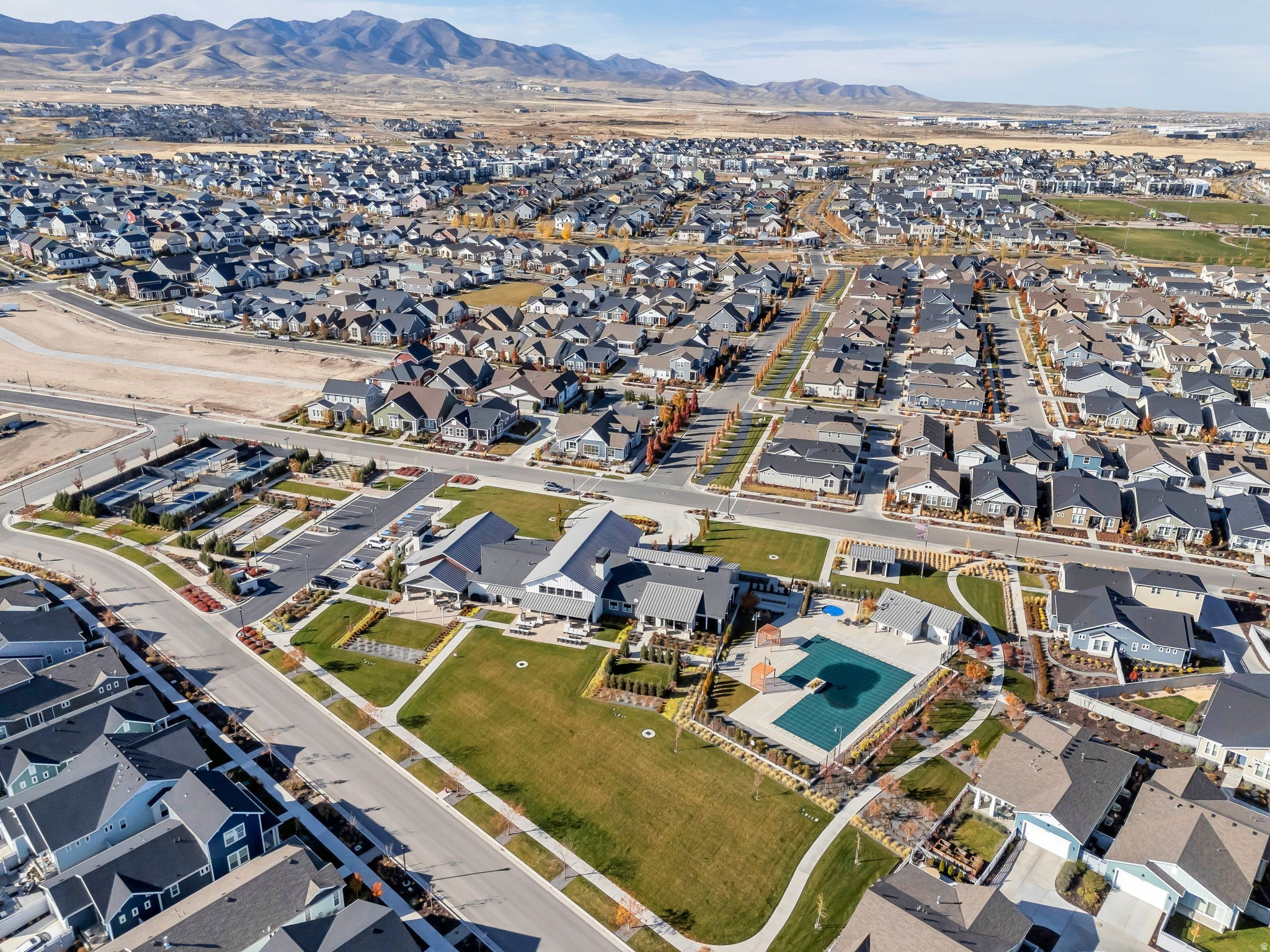 DAYBREAK - Residential