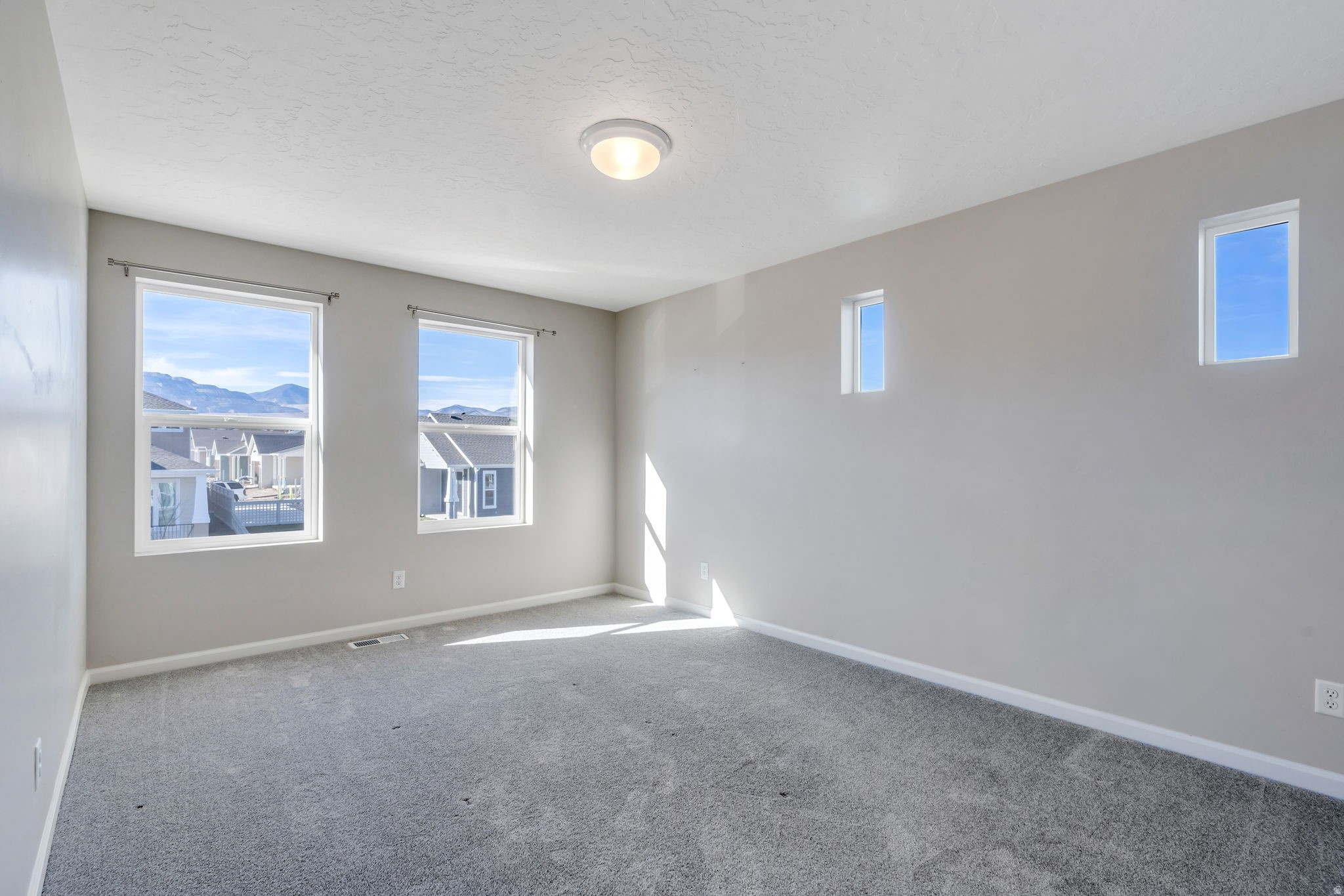 DAYBREAK - Residential