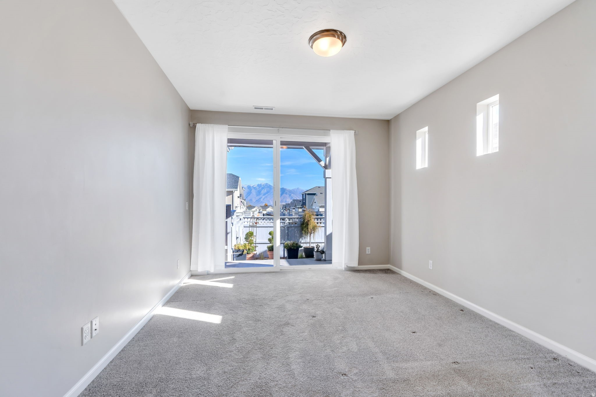 DAYBREAK - Residential