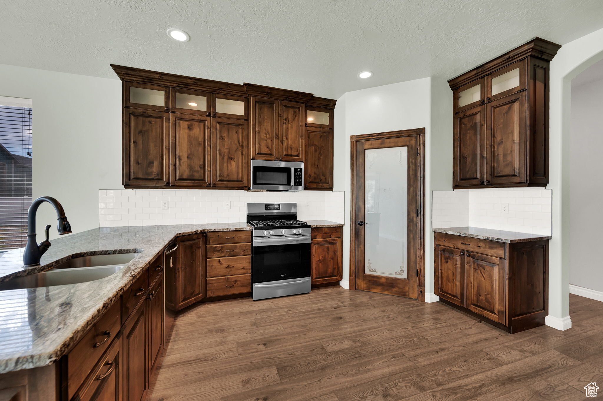 BLAKE MOUNTAIN VIEW EST - Residential