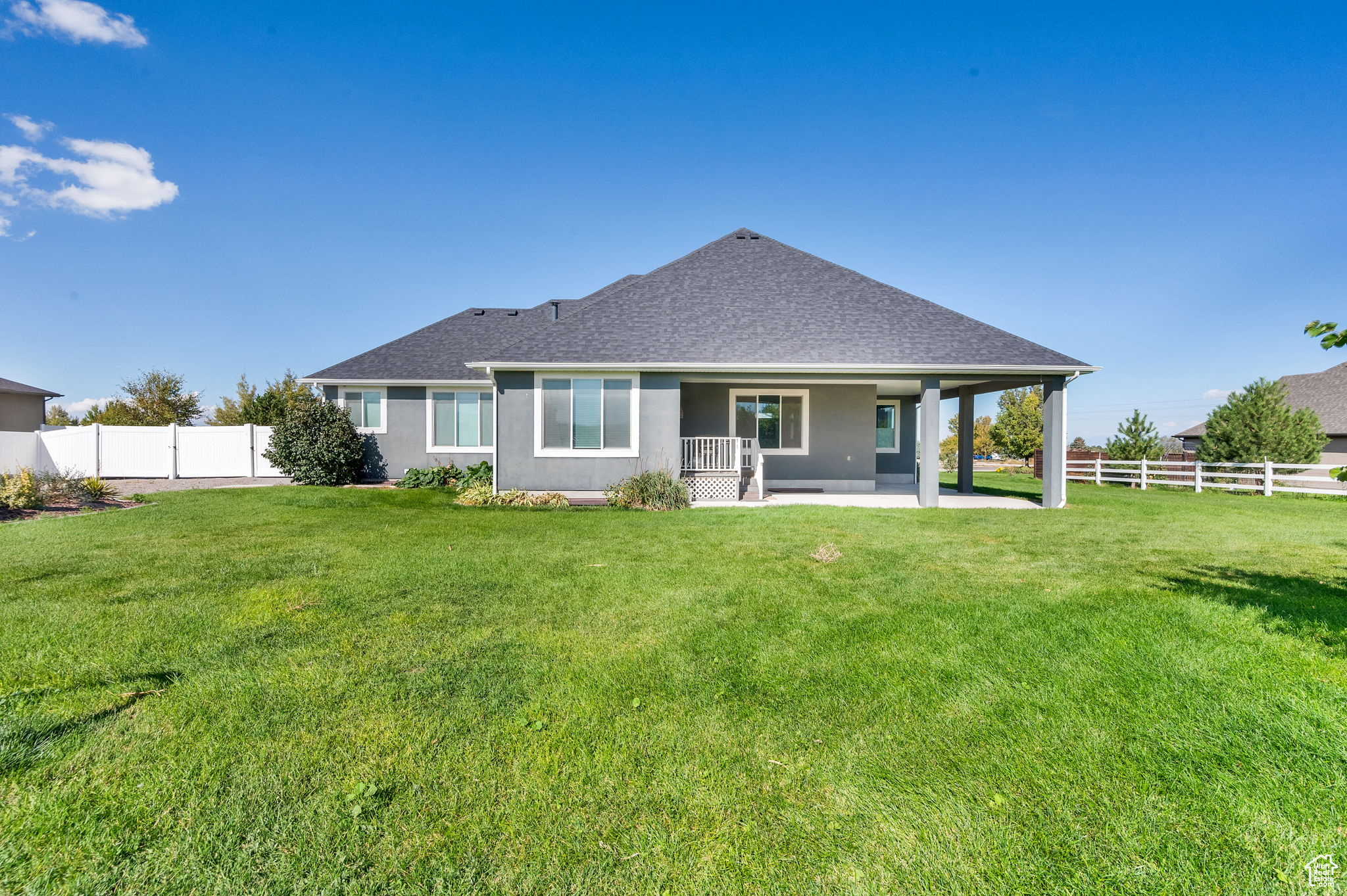 BLAKE MOUNTAIN VIEW EST - Residential