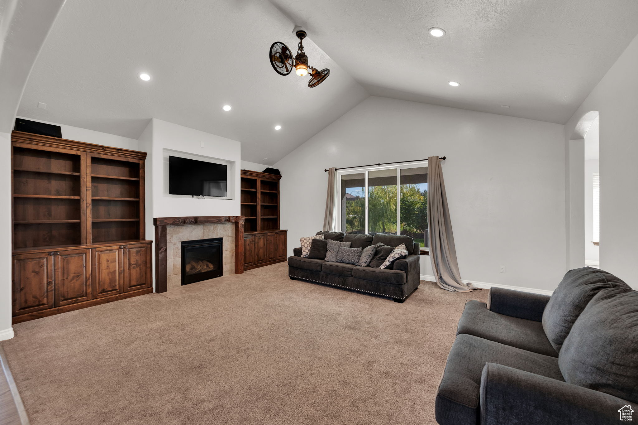 BLAKE MOUNTAIN VIEW EST - Residential