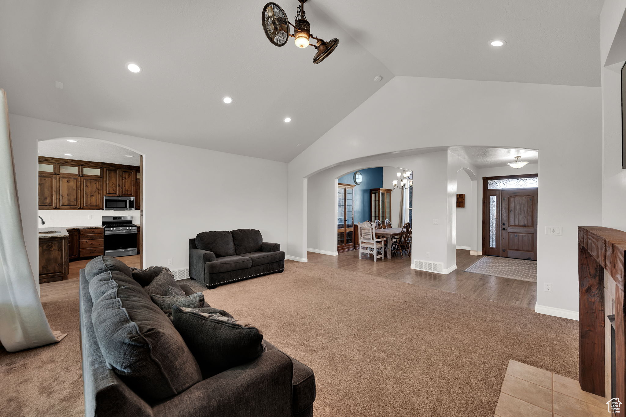 BLAKE MOUNTAIN VIEW EST - Residential