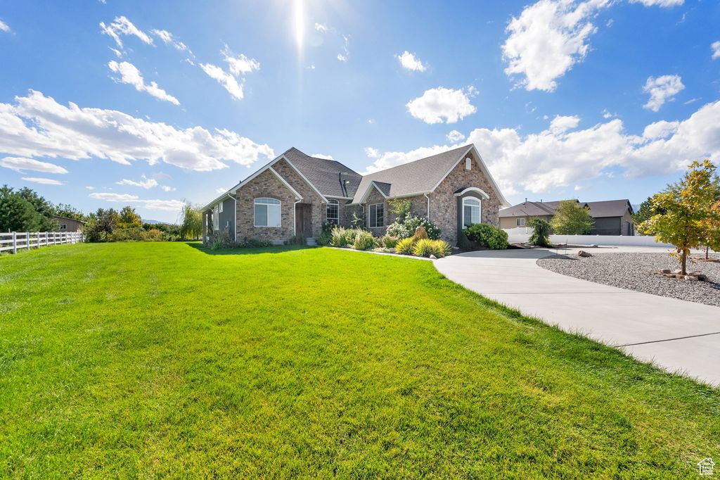Photo of 198 MOUNTAIN MEADOW DR, Grantsville, UT 84029 (MLS # 2115252)