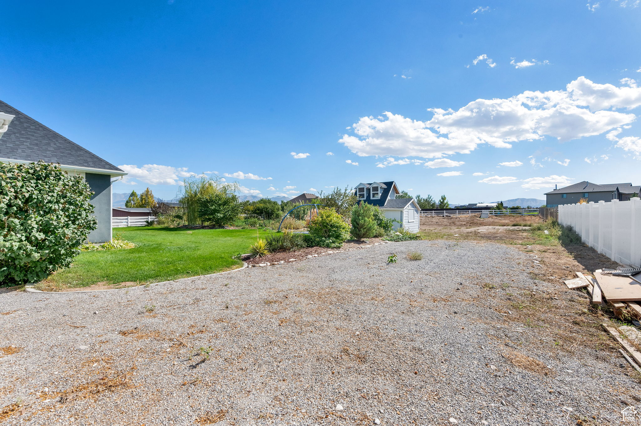 BLAKE MOUNTAIN VIEW EST - Residential