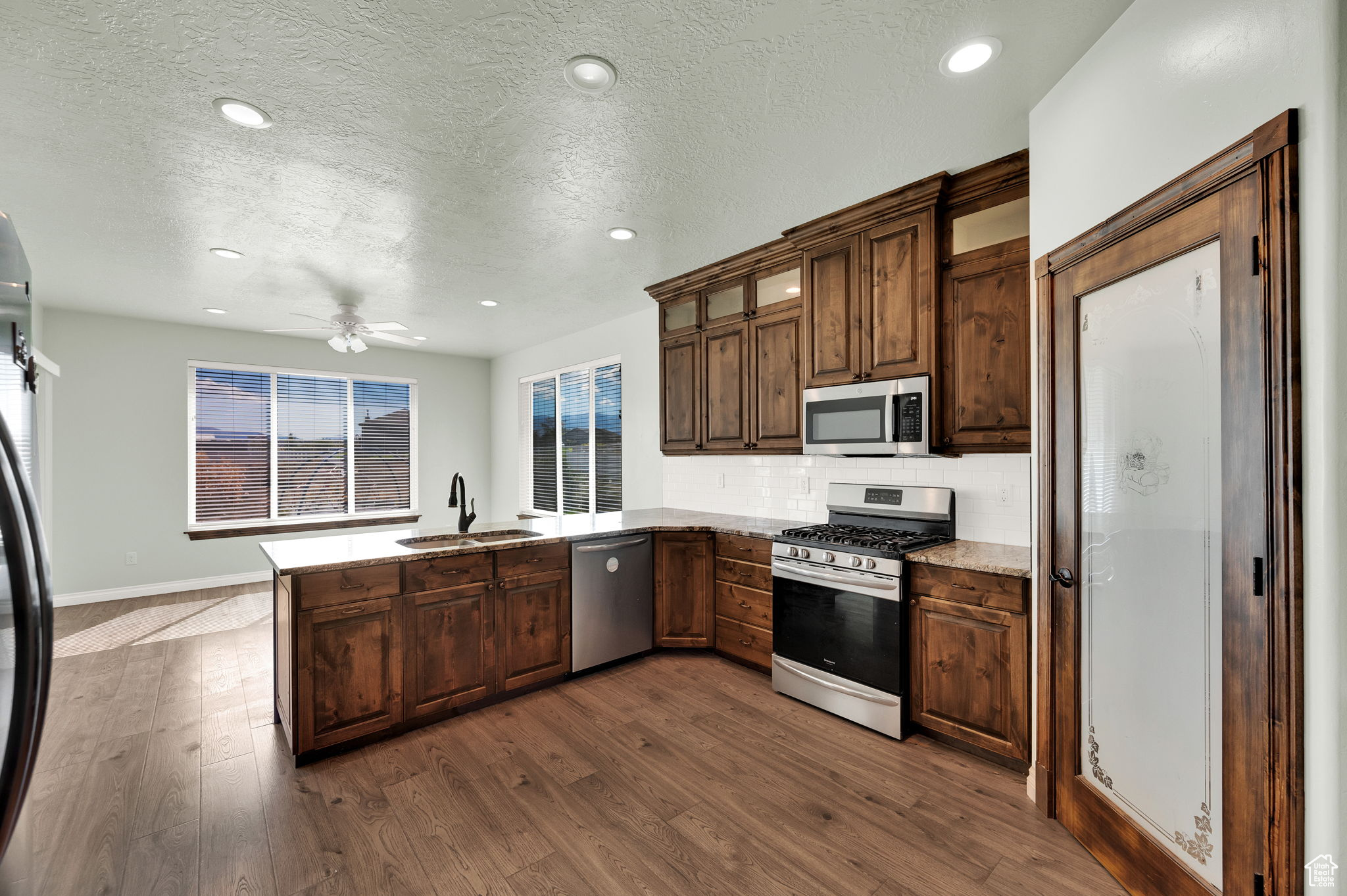 BLAKE MOUNTAIN VIEW EST - Residential
