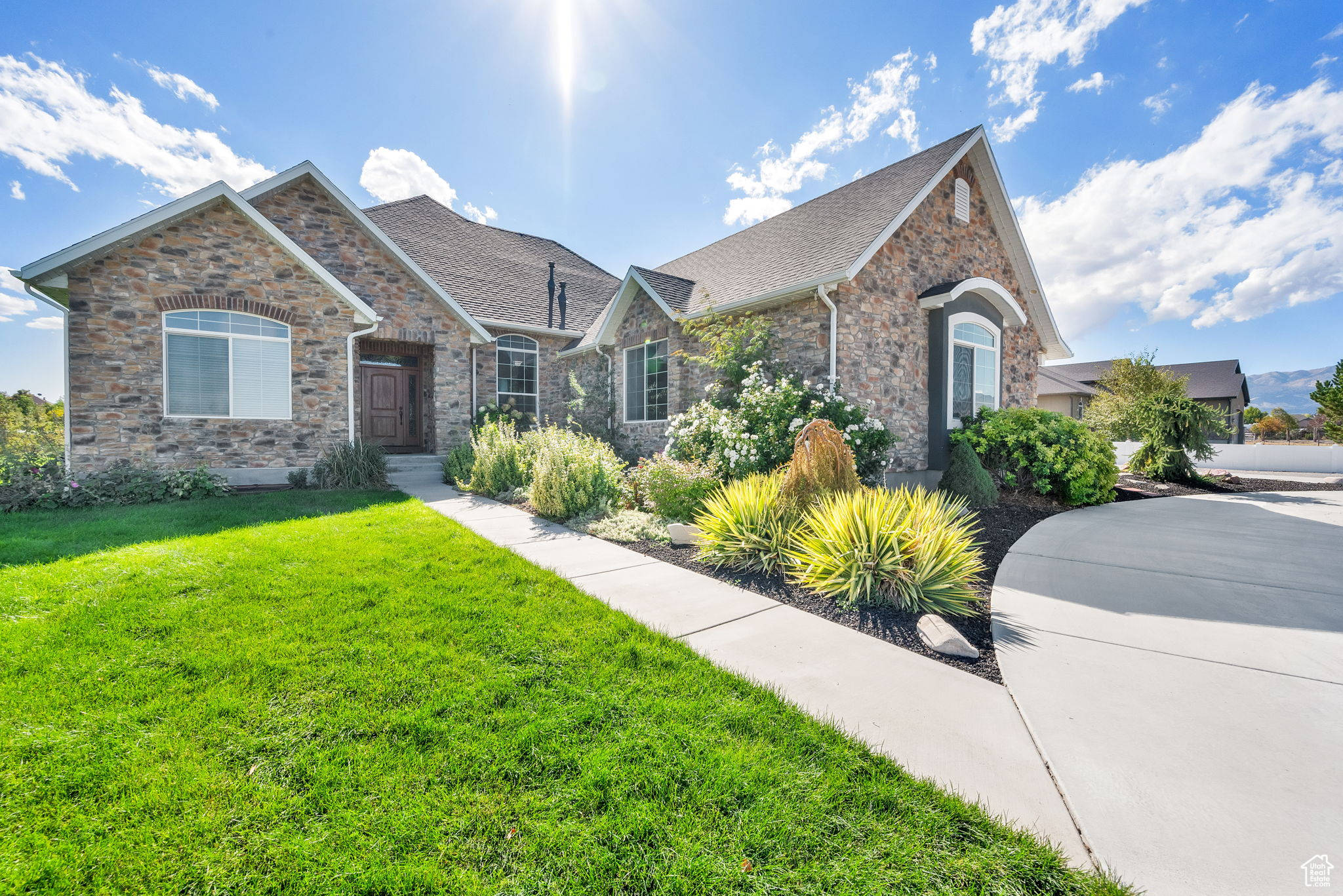 BLAKE MOUNTAIN VIEW EST - Residential