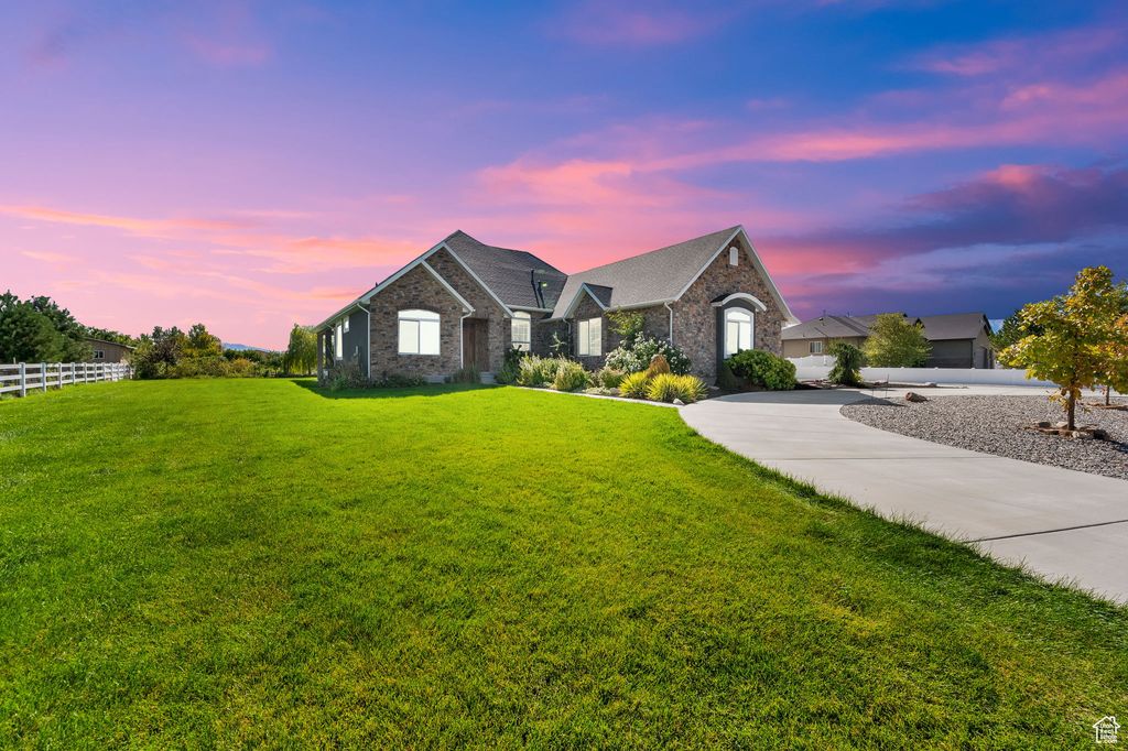 Photo of 198 MOUNTAIN MEADOW DR, Grantsville, UT 84029 (MLS # 2115252)