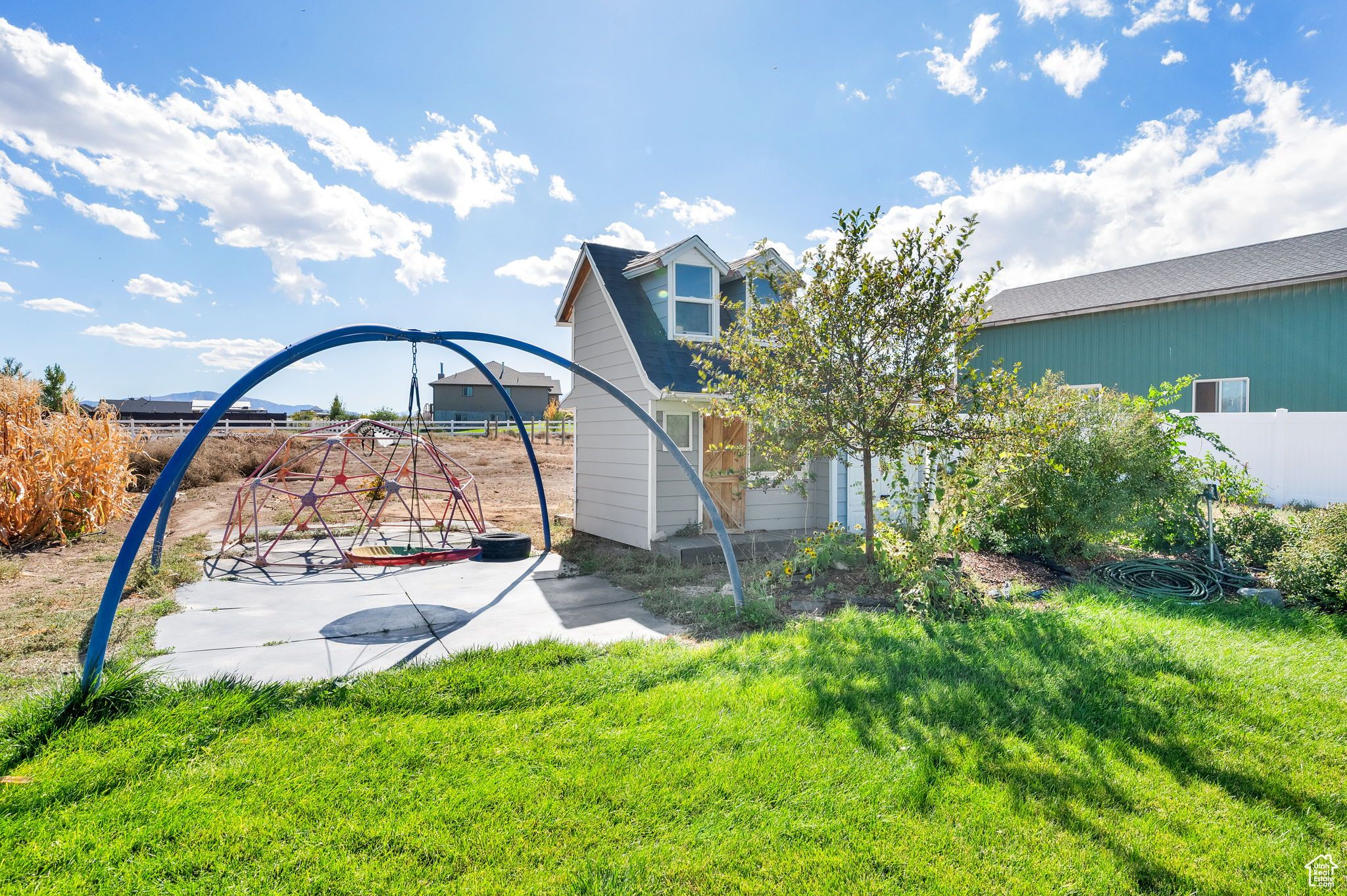 BLAKE MOUNTAIN VIEW EST - Residential