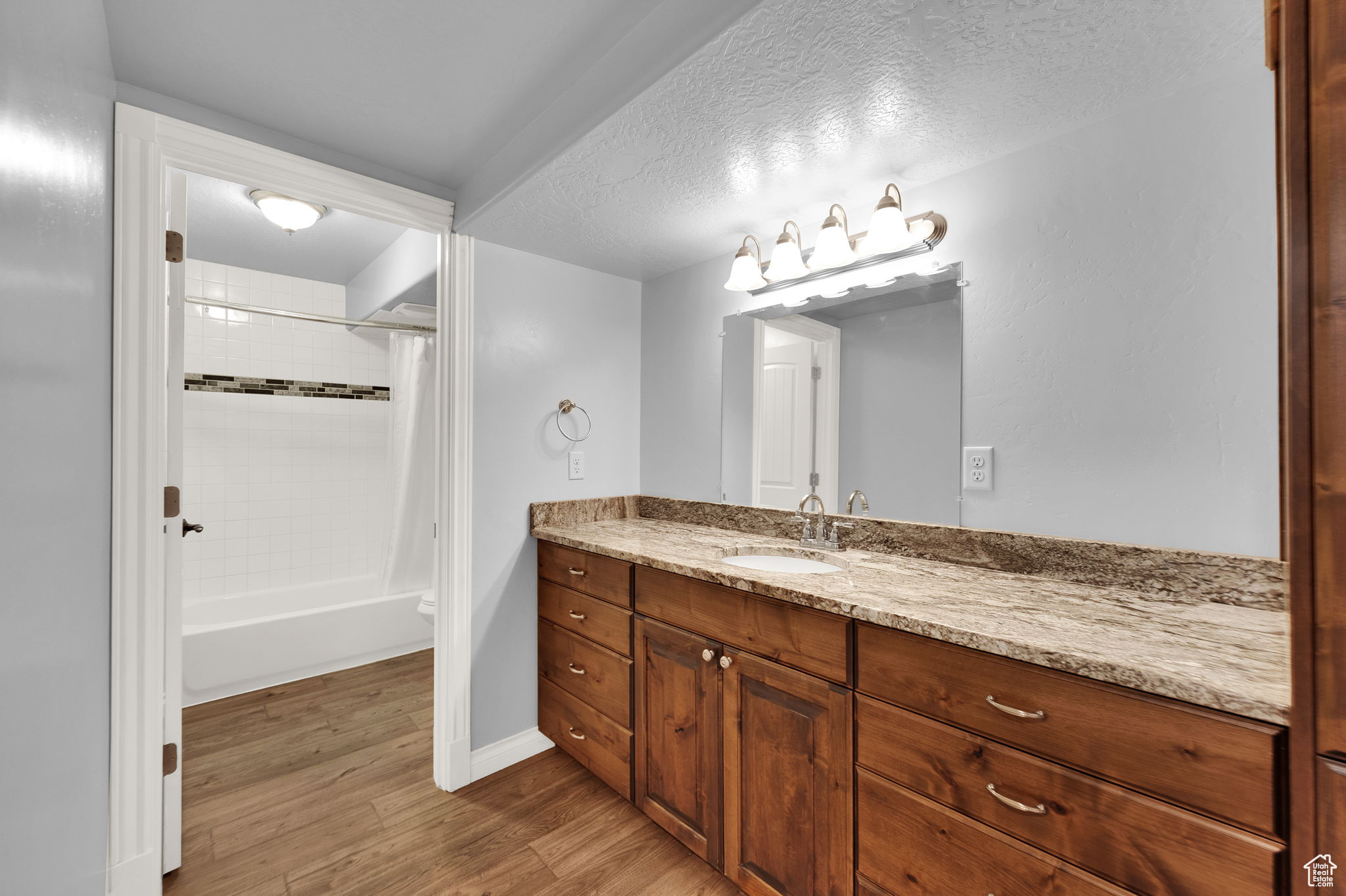 BLAKE MOUNTAIN VIEW EST - Residential