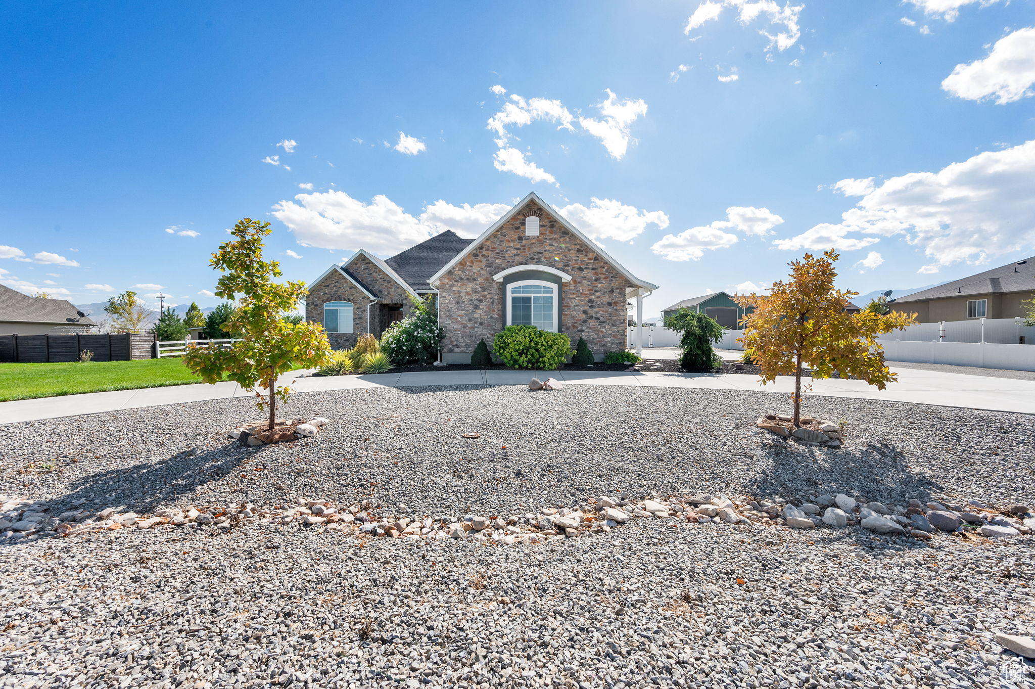 BLAKE MOUNTAIN VIEW EST - Residential