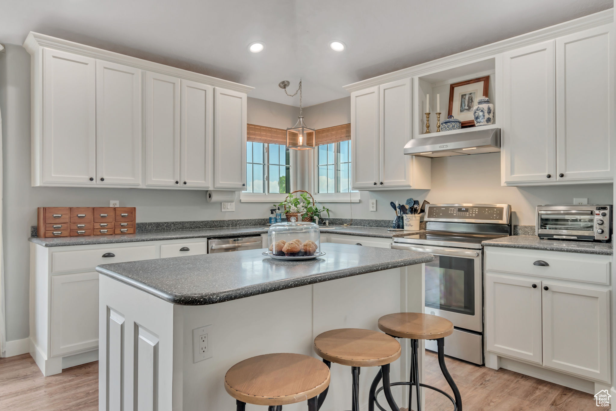 5718 W Silver Rose Cir, Herriman, Utah image 13