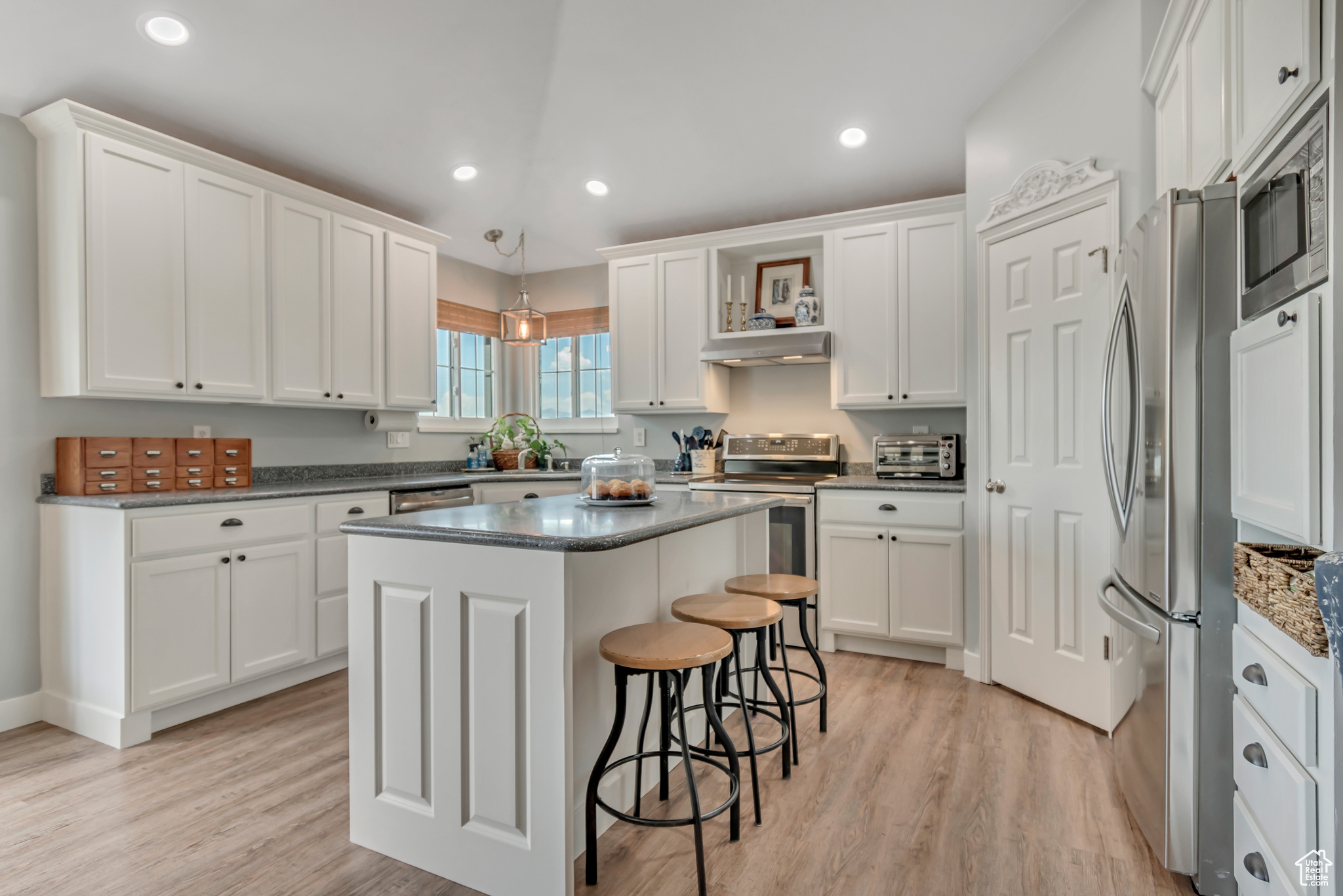 5718 W Silver Rose Cir, Herriman, Utah image 12