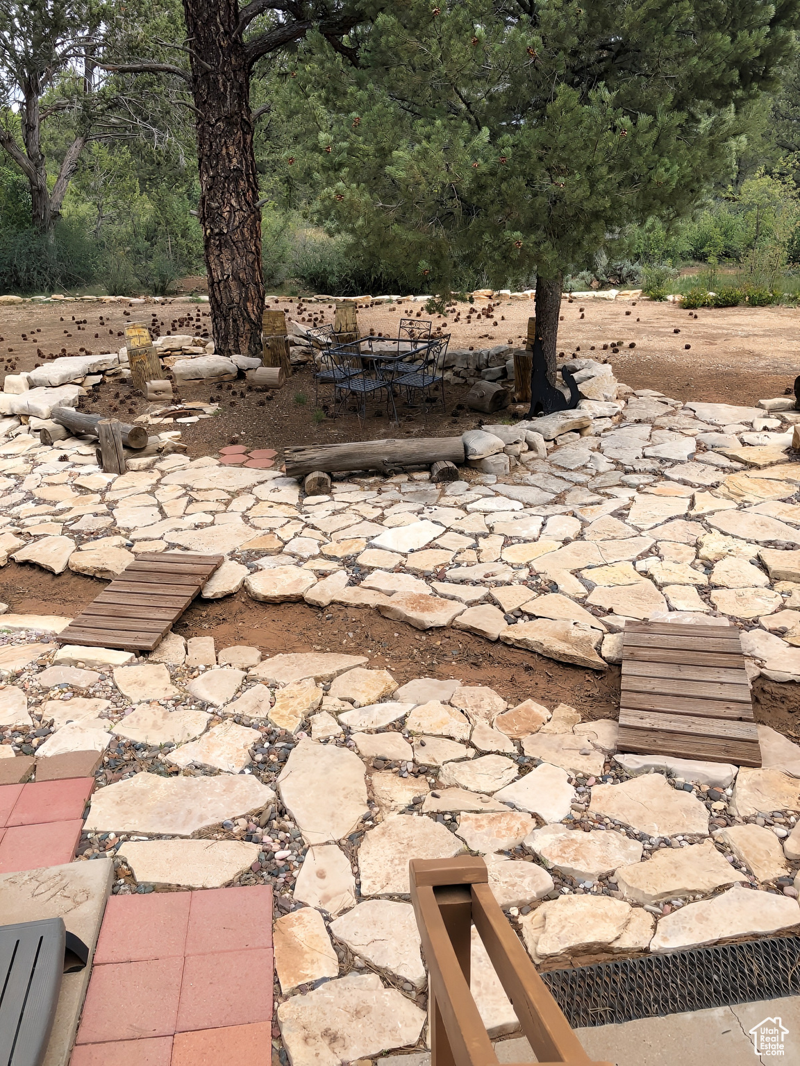 ALL OF LOT 24 AND 25 BLOCK D AMEN PLAT OF LITTLE P - Residential