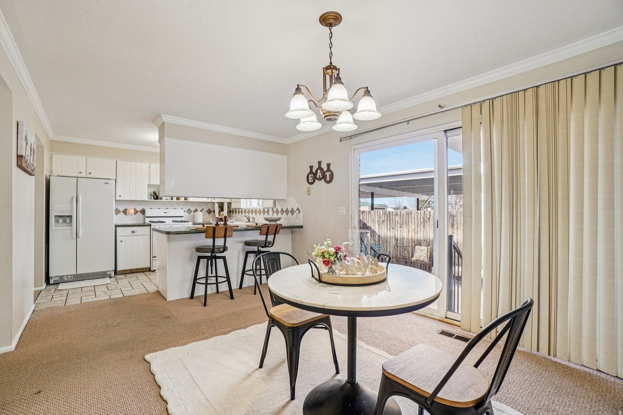 COUNTRY HILLS MANOR - Residential